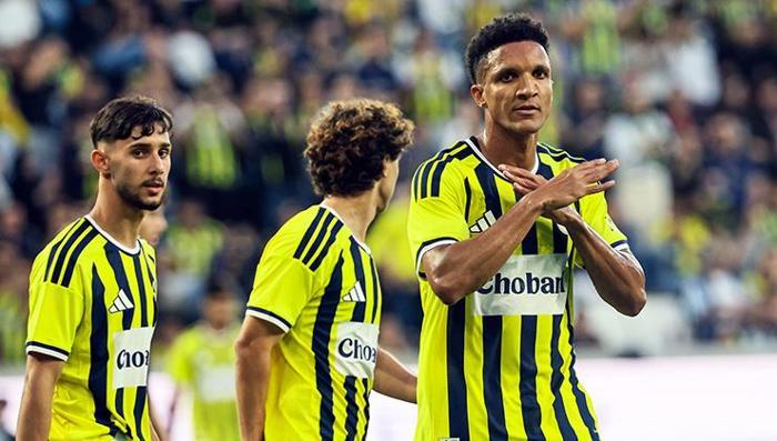 KADRODA DÜŞÜNÜLMÜYORLAR