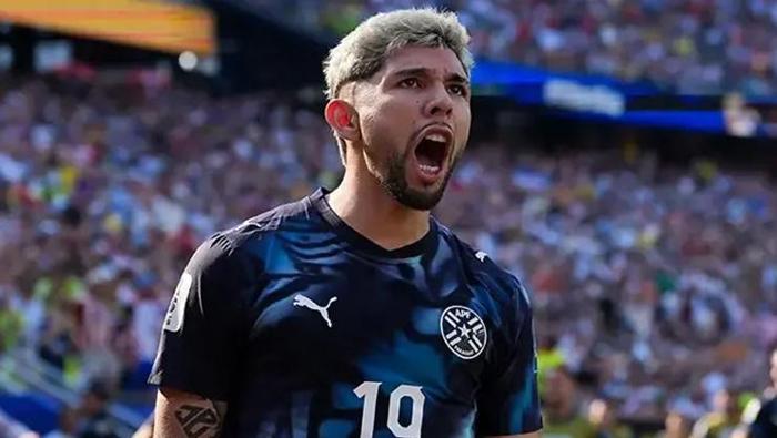Galatasarayın transferde asıl hedefi ortaya çıktı Paraguaylı yıldızı Okan Buruk istedi