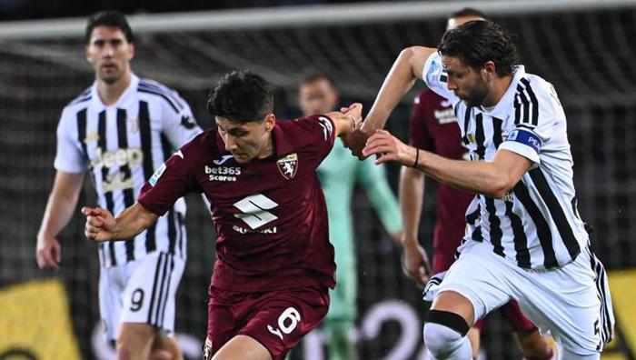 Galatasaraydan Emirhan İlkhan hamlesi Torino ile temas kuruldu