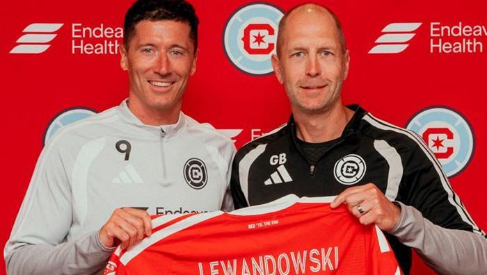 Robert Lewandowski ---> Chicago Fire