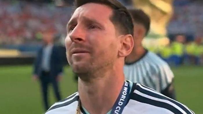 MESSI GÖZYAŞLARINA HAKİM OLAMADI