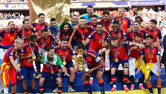 Dünya Kupasının en iyi 11i belli oldu Beşiktaşlı Trossard kadroda