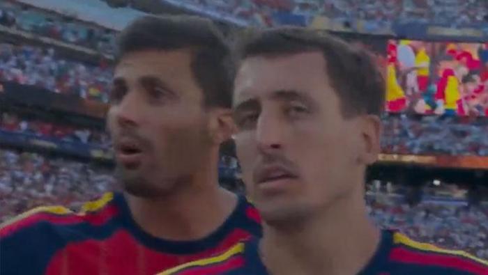 OTAMENDI GERİ ADIM ATMADI