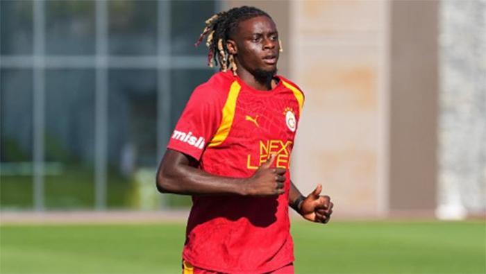 Singo, Galatasarayı ikiye böldü Bir taraf bırak gitsin diyor, bir taraf bir kuruş inmeyin diyor