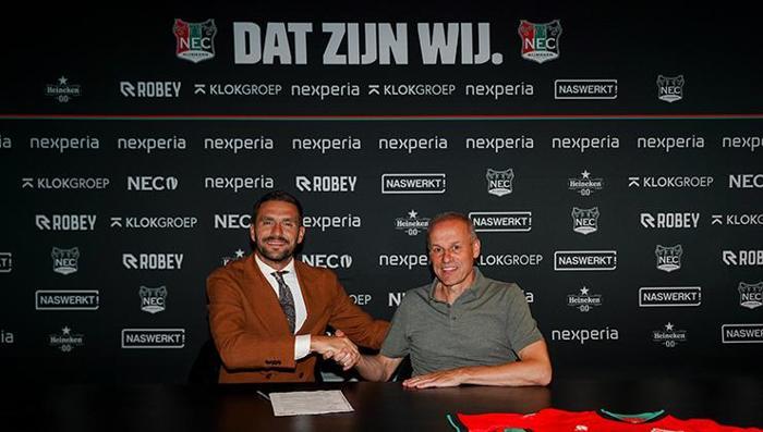 Dusan Tadic -------> NEC Nijmegen