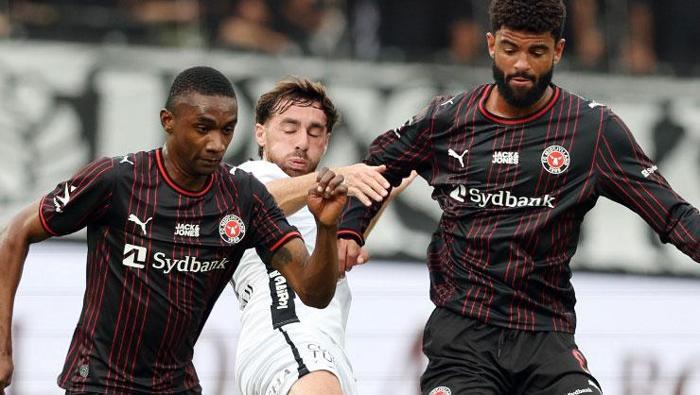 EKMEĞİNE YAĞ SÜRDÜLER