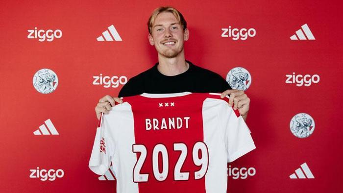 Julian Brandt ---> Ajax