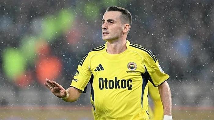 Transfer telefonu Fenerbahçede santrfor transferinde her şey Kerem Aktürkoğluna bağlı: Pavlisi için resmi açıklama
