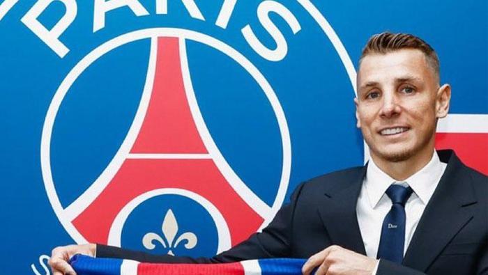 Lucas Digne ---> Paris Saint-Germain