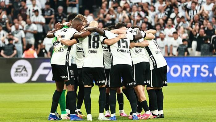 Nihat Kahveciden Beşiktaş-Hradec Kralove maçının ardından ilginç yorum Ona çöp diyenle futbol konuşmam
