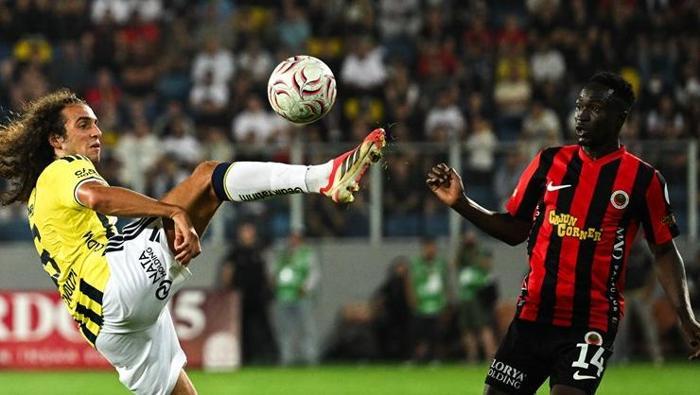 Gençlerbirliği - Fenerbahçe maçının ardından çok sert eleştiri: Fenerbahçe’de oynamak senin haddine mi | Bunca para bunun için mi