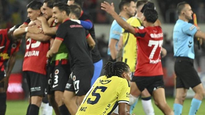 10 YIL SONRA BİR İLK
