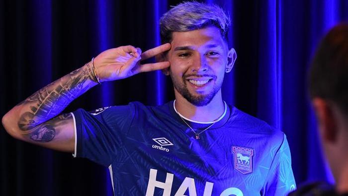 Julio Enciso ---> Ipswich Town