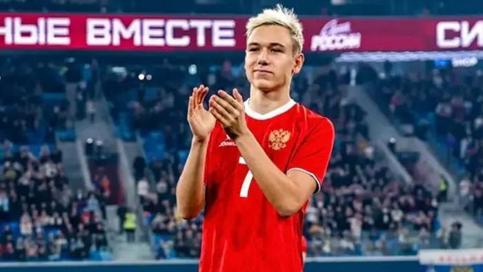 UGOCHUKWU SONRASI İLK TRANSFER BATRAKOV