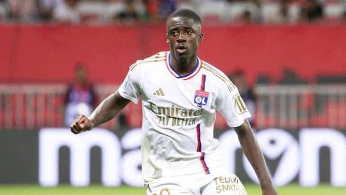 Fenerbahçeye Barcelonadan transfer Savunmaya çifte takviye geliyor