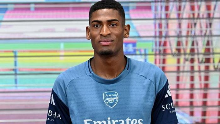 Fenerbahçeye Barcelonadan transfer Savunmaya çifte takviye geliyor
