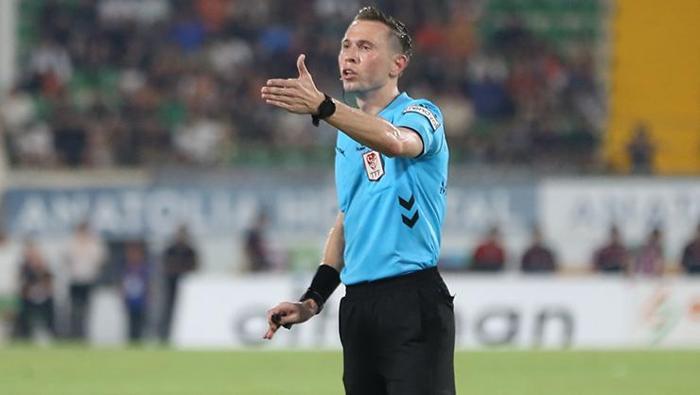 Bir çeşit sokak kavgası Alanyaspor-Beşiktaş maçına damga vuran pozisyon Net VAR ne kırmızı kart