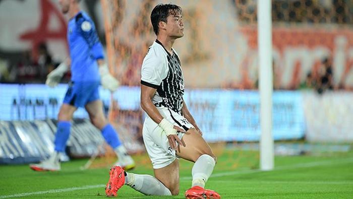 Bir çeşit sokak kavgası Alanyaspor-Beşiktaş maçına damga vuran pozisyon Net VAR ne kırmızı kart