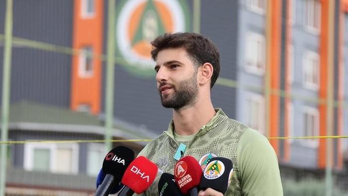 FENERBAHÇENİN GÜNDEMİNDE ÜMİT AKDAĞ VAR