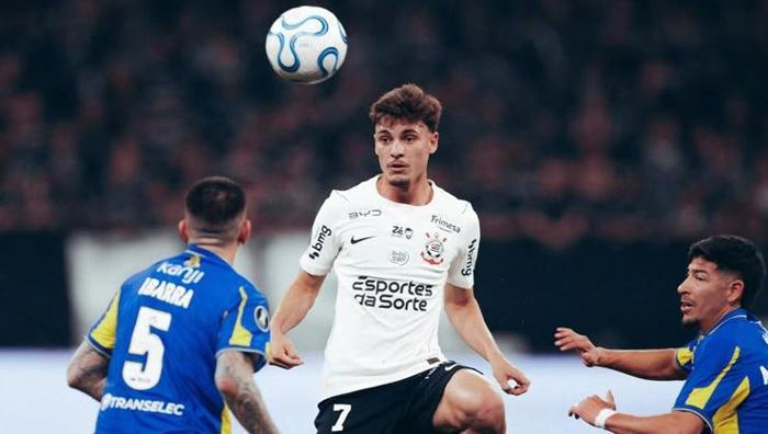ÖZEL | Fenerbahçe transferde ayağını gazdan çekmiyor Brezilyalı orta saha: Menajeriyle görüşme yapıldı