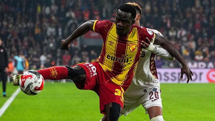Anthony Dennis ---> Al Jazira