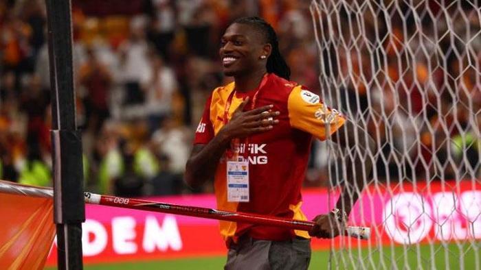 Maç sonu Rafa Leao sürprizi; RAMS Park çimlerinde yeni bir Aslan