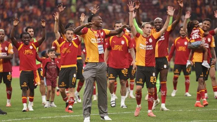Maç sonu Rafa Leao sürprizi; RAMS Park çimlerinde yeni bir Aslan