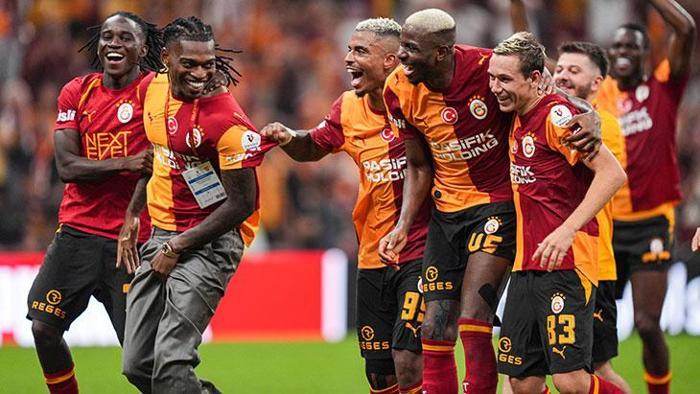 Maç sonu Rafa Leao sürprizi; RAMS Park çimlerinde yeni bir Aslan