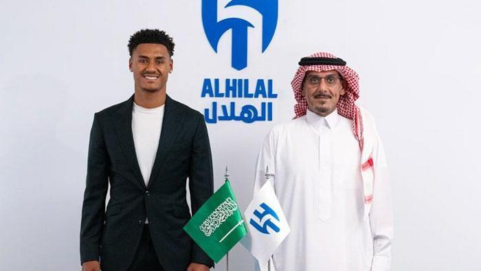 Ollie Watkins ---> Al Hilal