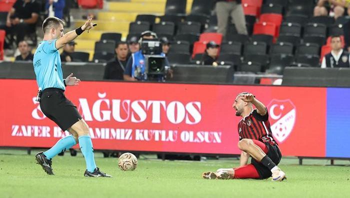 Gaziantep FK-Çaykur Rizespor: Batuhan Kolak