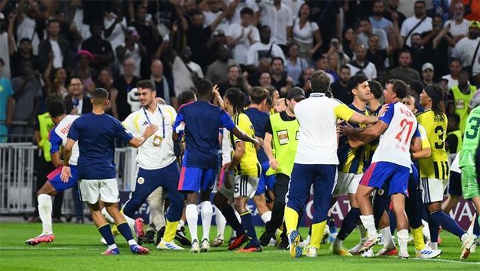 ÖZEL | UEFA, soruşturma açtı peki şimdi ne olacak Guendouzi ve Greenwood ne kadar ceza alacak 5 maça kadar...
