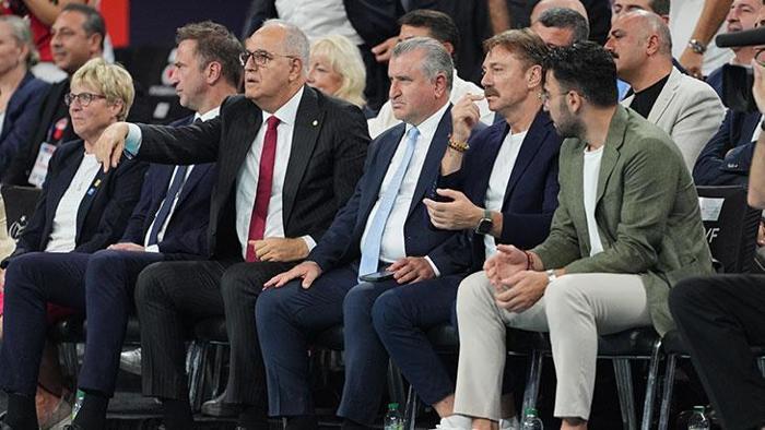 CANLI YAYINDA CEVAP VERDİ