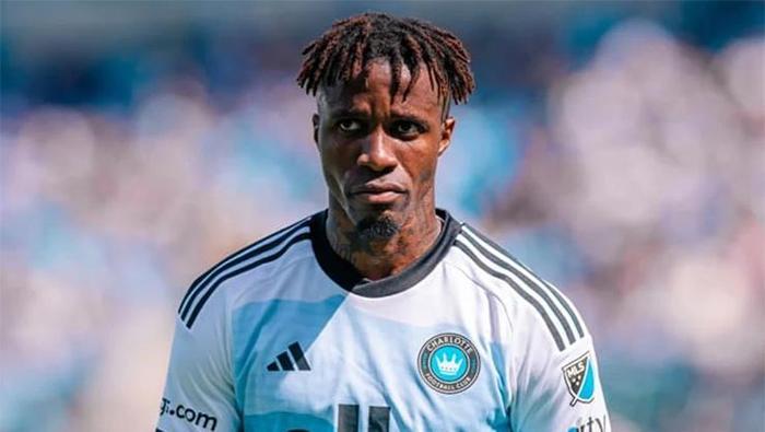 Kendi transferi için kendisi harekete geçti Wilfried Zaha geri dönüyor: Beni alın