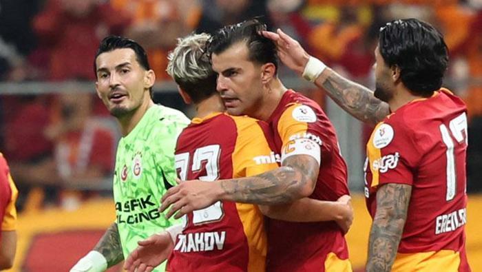 Galatasarayın golü neden iptal edildi Trio ekibi tek tek açıkladı: Milisaniyelerle yakalanacak bir an