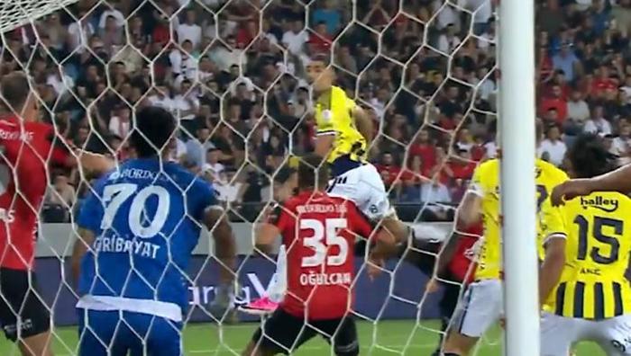 MHK Hakem Direktörü Anthony Taylor bizzat açıkladı Penaltı değil, kırmızı kart olmalıydı: Osimhen, Mert Müldür ve Trossard