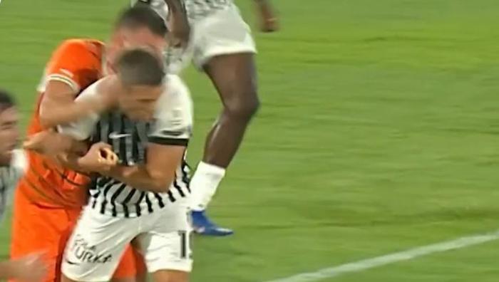 Alanyaspor - Beşiktaş: Leandro Trossardın pozisyonu