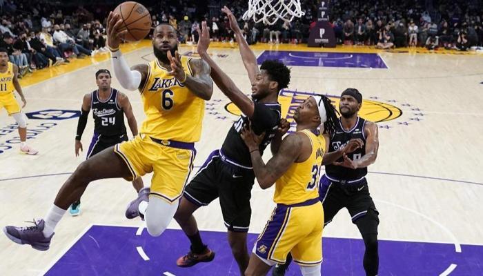 NBA'de Los Angeles Lakers evinde Sacramento Kings'i mağlup etti