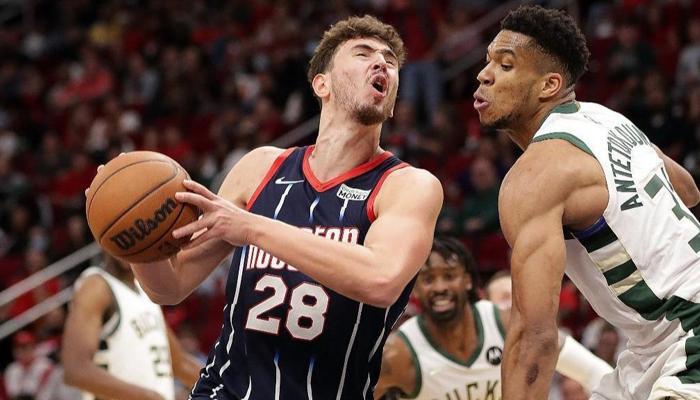 Houston'da Alperen Şengün'den Milwaukee'ye karşı kariyer rekoru