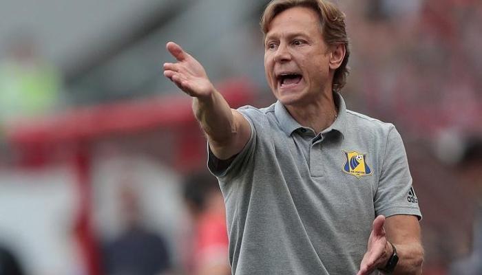 Rusya'da Valeri Karpin dönemi resmen başladı