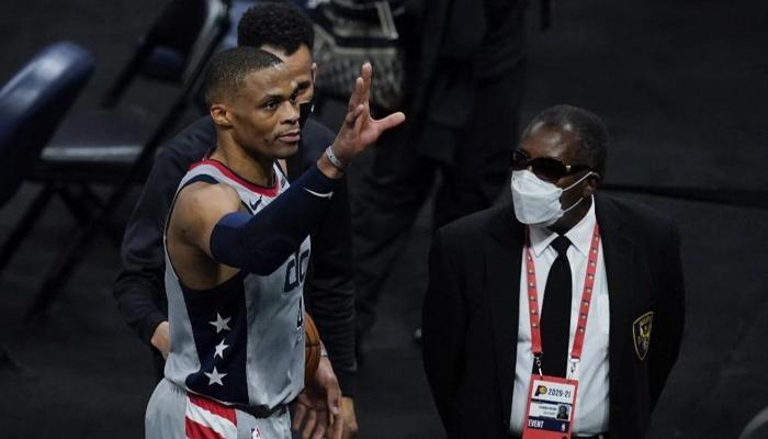 Westbrook, Oscar Robertson'ın triple double rekoruna ortak oldu