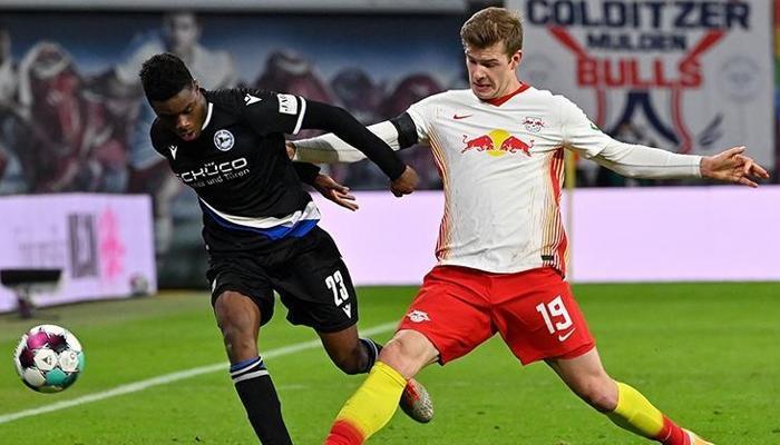 Ne yaptın Sörloth! Gol atamıyordu, şimdi de penaltı kaçırdı