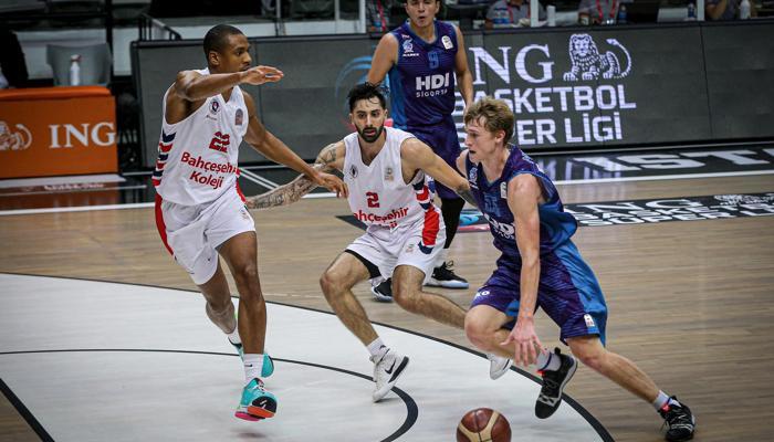 Bahçeşehir Koleji, JL Bourg deplasmanında