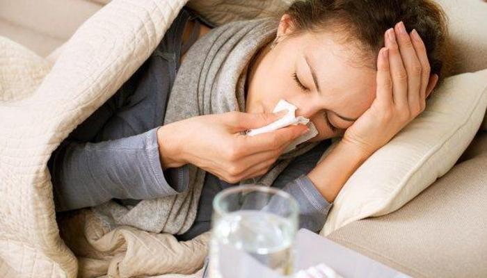 Soğuk algınlığına ne iyi gelir? Nezleye iyi gelen meyveler, çaylar ve evde yapılacak şeyler