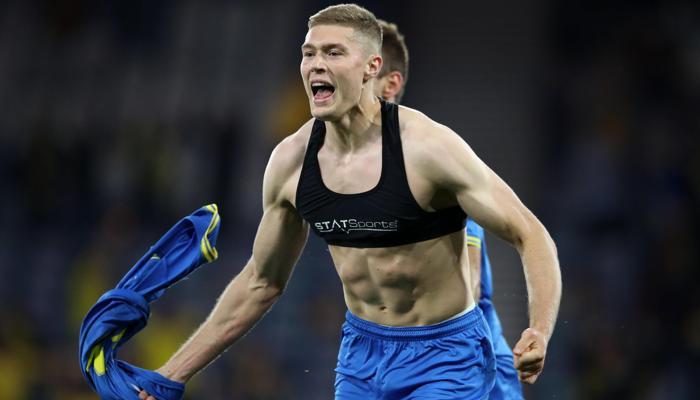 Türk takımlarının gözdesi Dovbyk'in forması, Ukrayna Ordusu için açık artırmayla satıldı