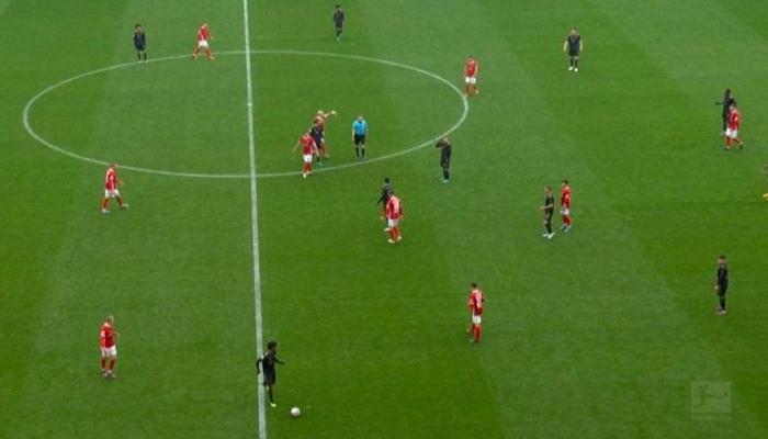 Bayern Münih sahada 12 kişi!