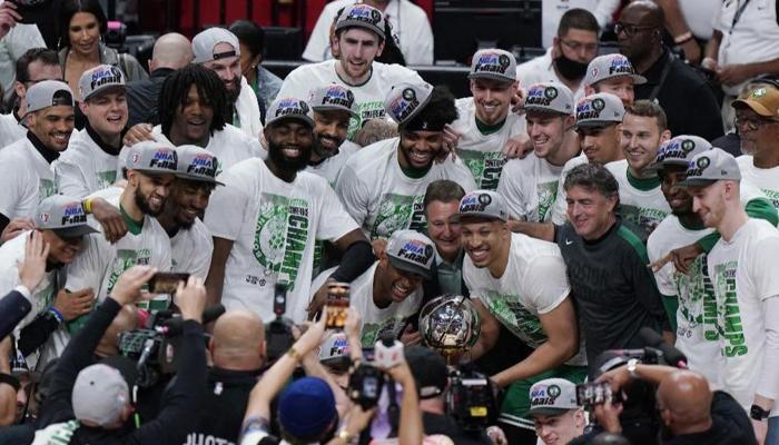 NBA Doğu Konferansı'nda şampiyon, Miami'yi deplasmanda geçen Boston