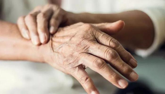 Parkinson nedir? Parkinson rahatsızlığı belirtileri nelerdir?