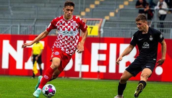 Fenerbahçe ve Başakşehir, Dennis Kaygın'ın peşinde