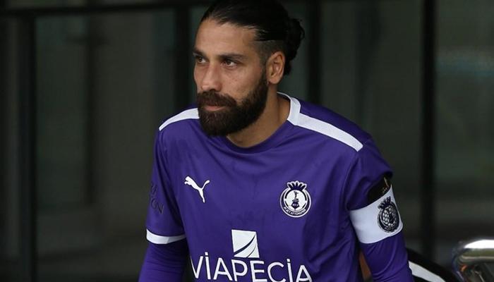 Afyonspor'un kaptanı Olcay Şahan, taraftarlardan özür diledi