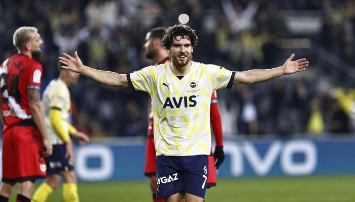 Fenerbahçe'de Ferdi Kadıoğlu'na yeni talip!